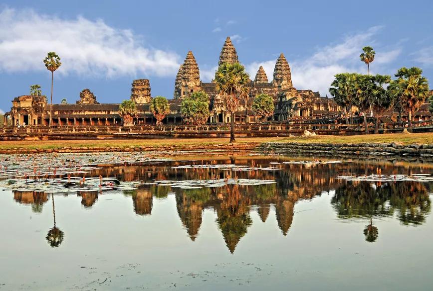 Comer, fumar y volar, en Camboya todo es empezar