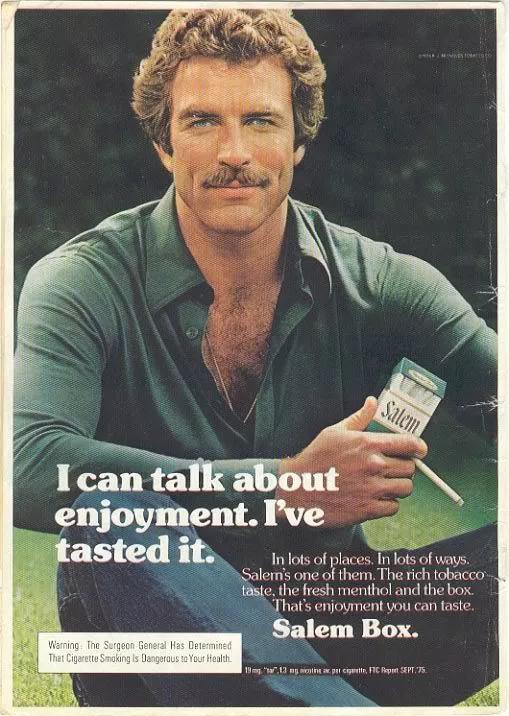 Tom Selleck posando para un anuncio de tabaco 