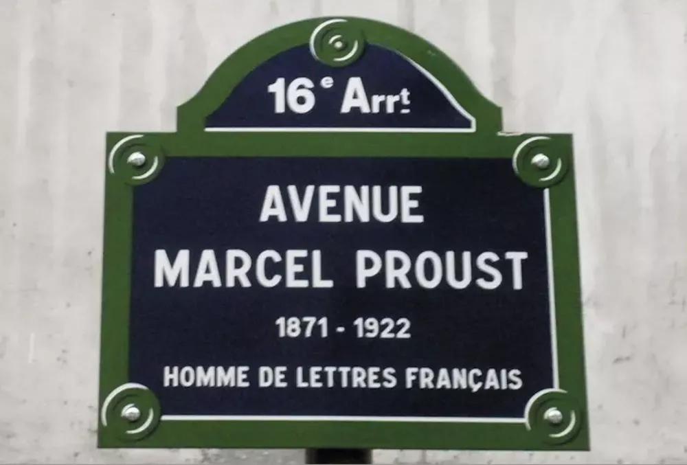 Rótulo de la Avenue Marcel Proust, en París.